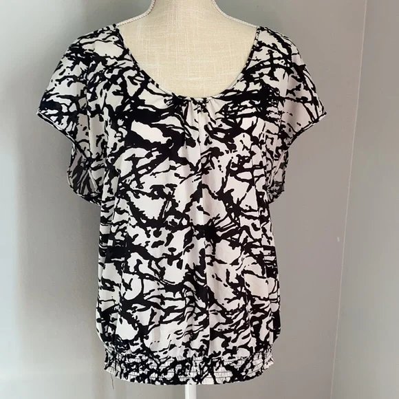 Black Rainn Blouse - Picture 2 of 8